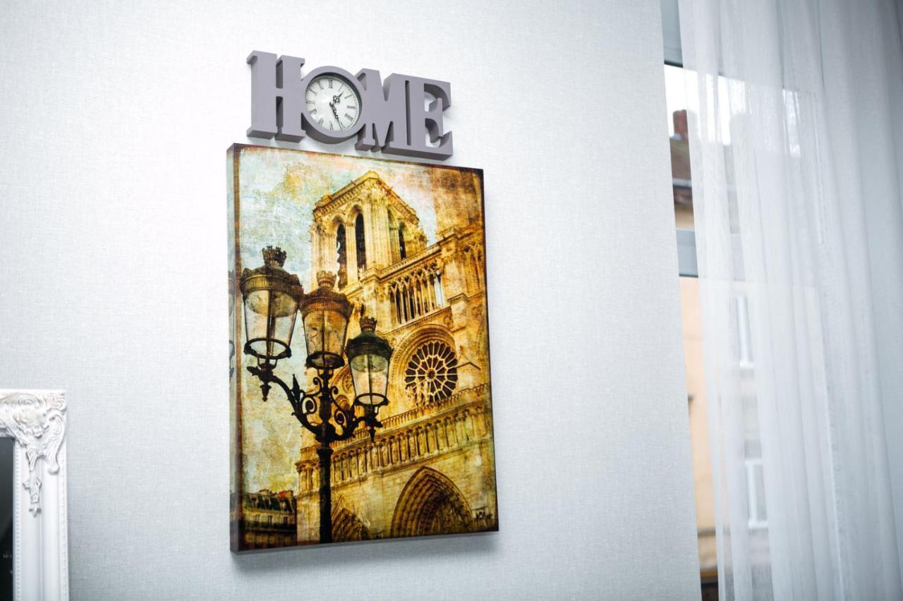 Luxury Flat In Downtown Apartment Lviv Bagian luar foto