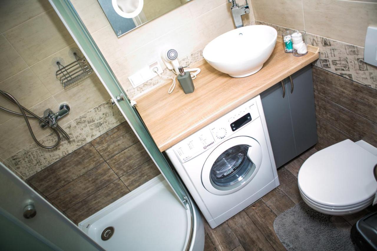 Luxury Flat In Downtown Apartment Lviv Bagian luar foto