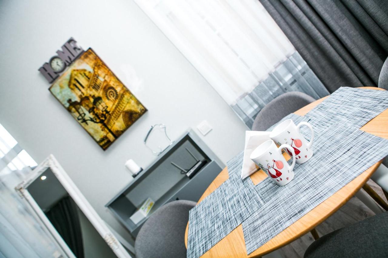 Luxury Flat In Downtown Apartment Lviv Bagian luar foto